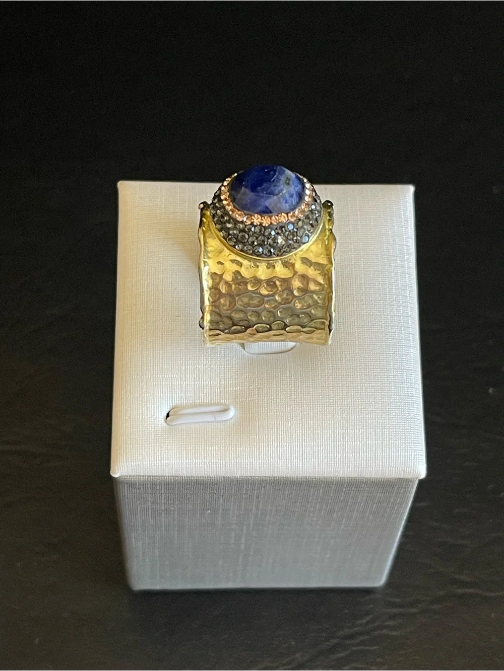 genuine Blue sapphire & crystal hammered ring.